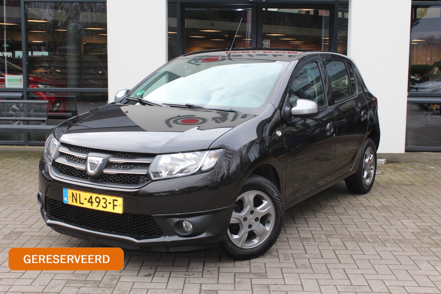 Dacia Sandero - 0.9 TCe 10th Anniversary Airco, Cruise Controle, Apple Carplay, All season banden. - AutoWereld.nl