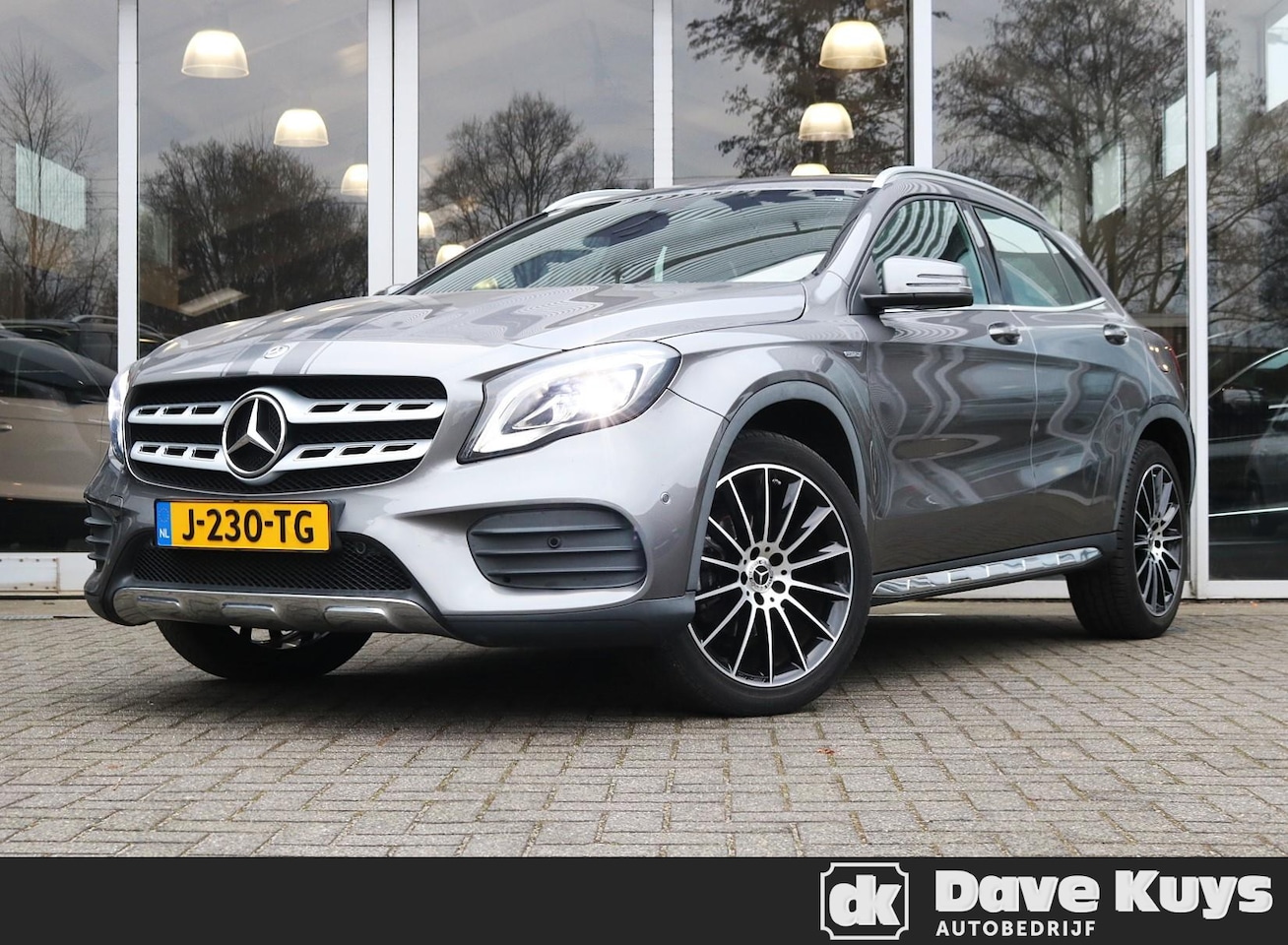 Mercedes-Benz GLA-Klasse - 200 AMG Line | Trekhaak - AutoWereld.nl