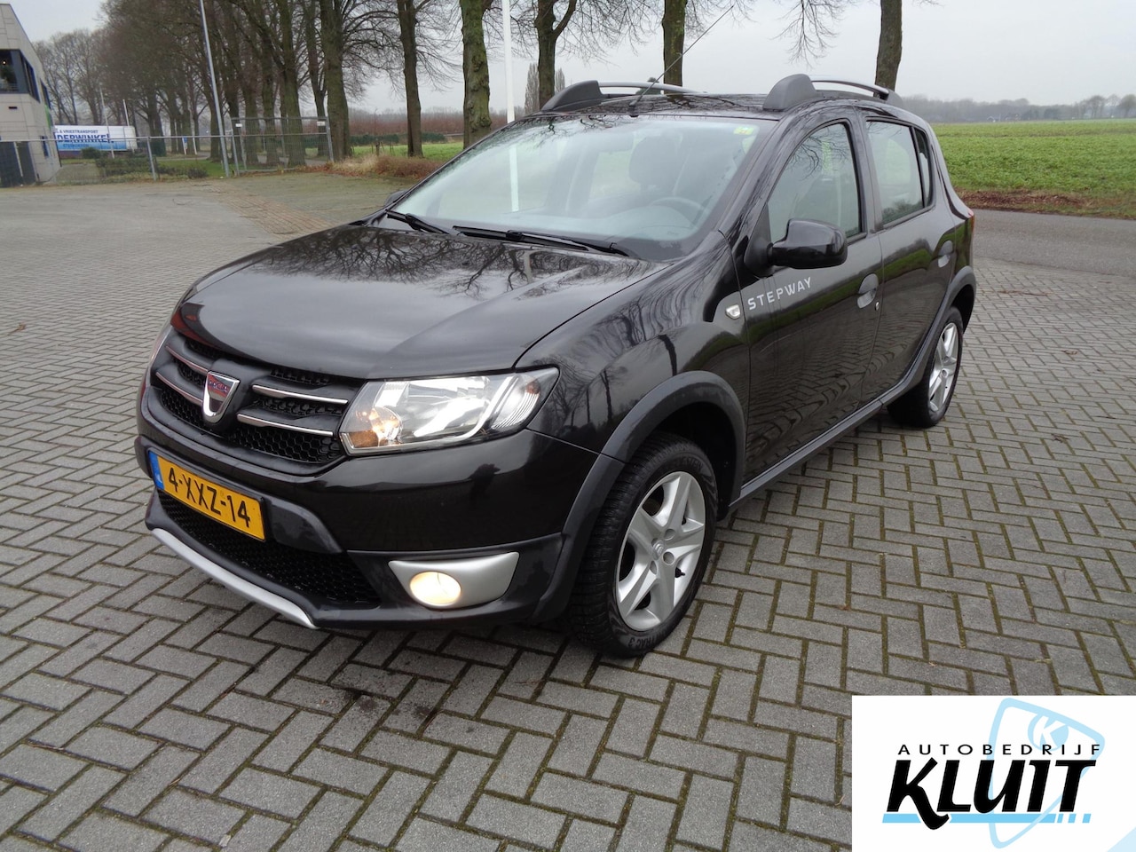 Dacia Sandero Stepway - 0.9 TCe Lauréate Cruise, Parkeersensoren, Trekhaak - AutoWereld.nl