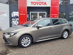 Toyota Corolla Touring Sports - 1.8 HYBRID 140 ACTIVE APPLE/ANDROID AD-CRUISE CAMERA LM-VELGEN NL-AUTO