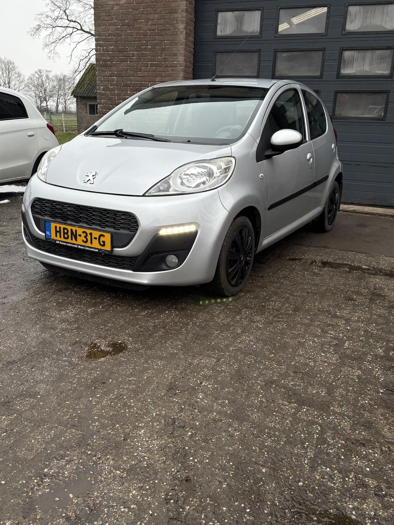 Peugeot 107 - 1.0 Urban Light 5Drs/Airco/Led/Stoelverwarming - AutoWereld.nl