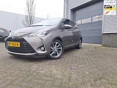 Toyota Yaris - 1.5 Hybrid Premium Panoramadak*Pdc*Camera*Cruise*Enz