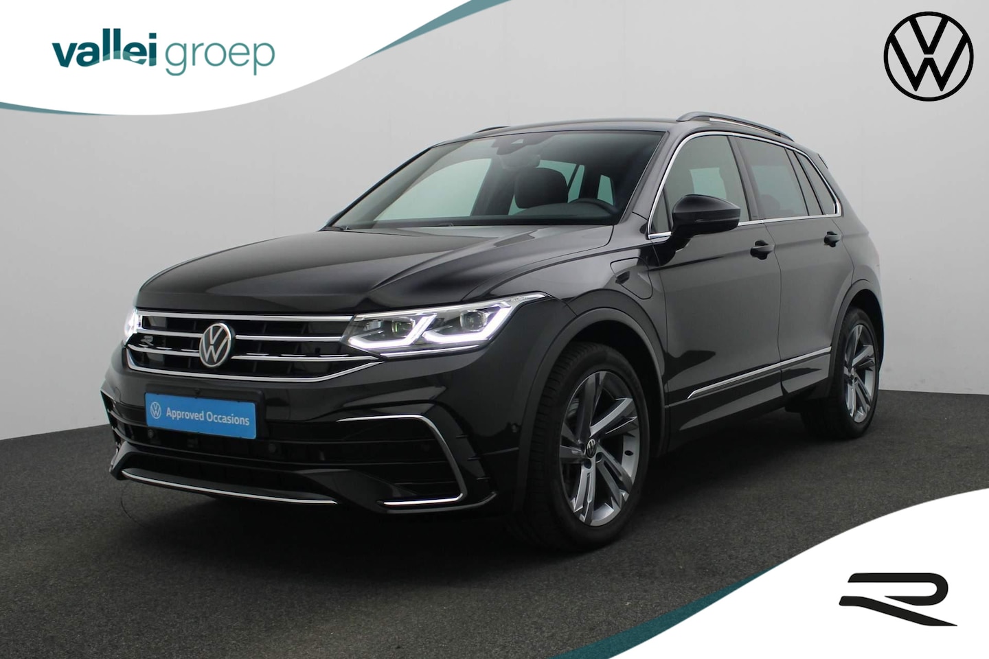 Volkswagen Tiguan - 1.4 TSI 245PK DSG eHybrid R-Line Business+ | Pano | Trekhaak | 360 Camera | Navi | Adaptie - AutoWereld.nl