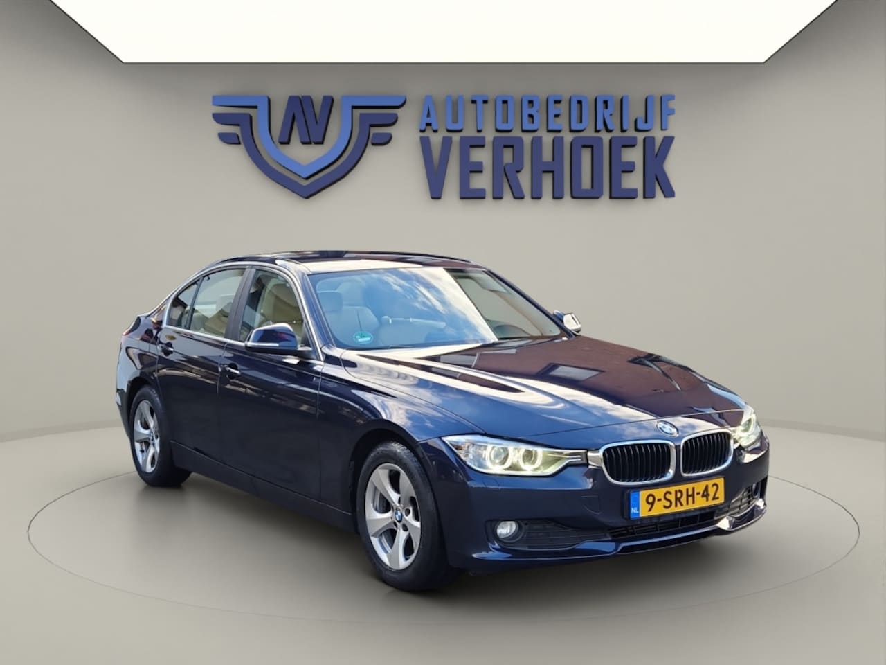 BMW 3-serie - 320 170PK Executive Navi - Leer - PDC - NL Auto - AutoWereld.nl