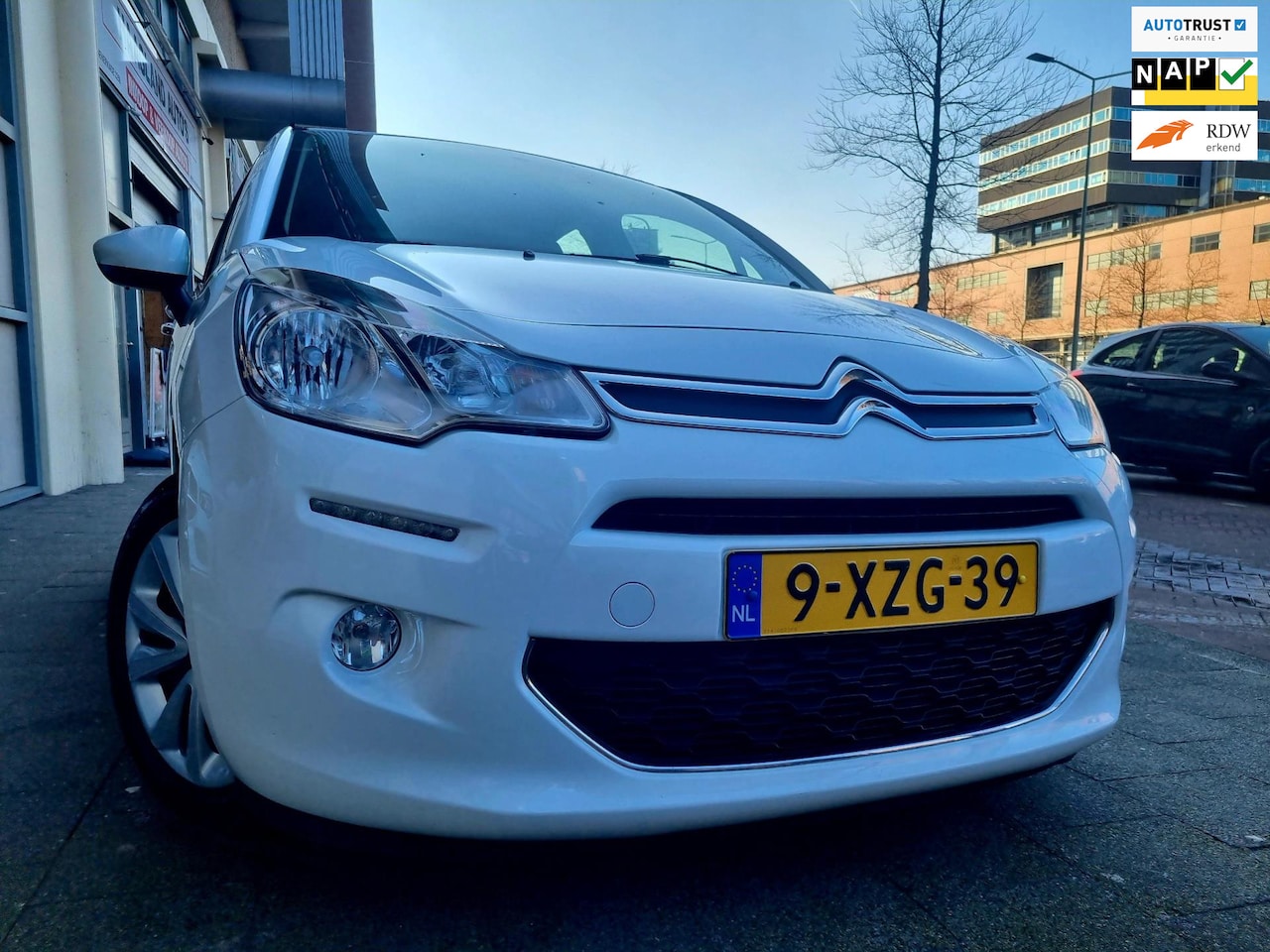 Citroën C3 - 1.2 PureTech Collection Airco Navi Crusctrl - AutoWereld.nl