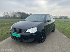 Volkswagen Polo - 1.2-12V Trendline nieuwe apk