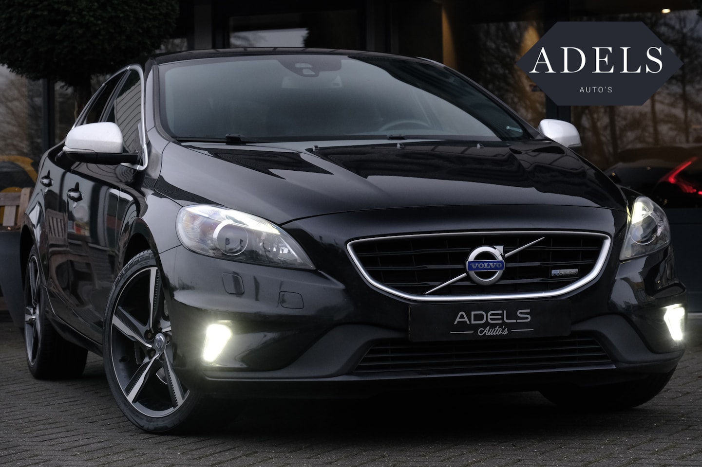 Volvo V40 - 1.6 T4 R-Design 180PK Automaat Navi Clima Cruise Elektrisch Stoelen - AutoWereld.nl