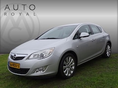 Opel Astra - 1.4 Turbo Cosmo Navigatie, Multimedia, Airco, CruiseControl, Bedienbaar stuur, Parkeersens