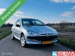 Peugeot 206 - 1.4 XR