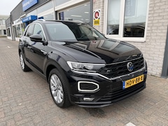 Volkswagen T-Roc - 1.5 TSI R-Line / AUTOMAAT/ ADAPT. CRUISE/ DIGITAL DASH/ NAVI/ DAB/ CLIMA/ STOELVERWARMING/