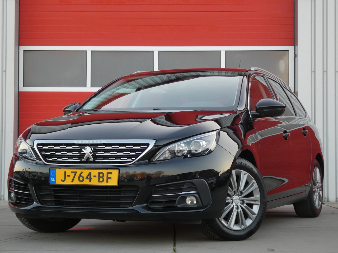 Peugeot 308 SW - 1.2 PureTech Blue Lease Premium/ compleet! - AutoWereld.nl