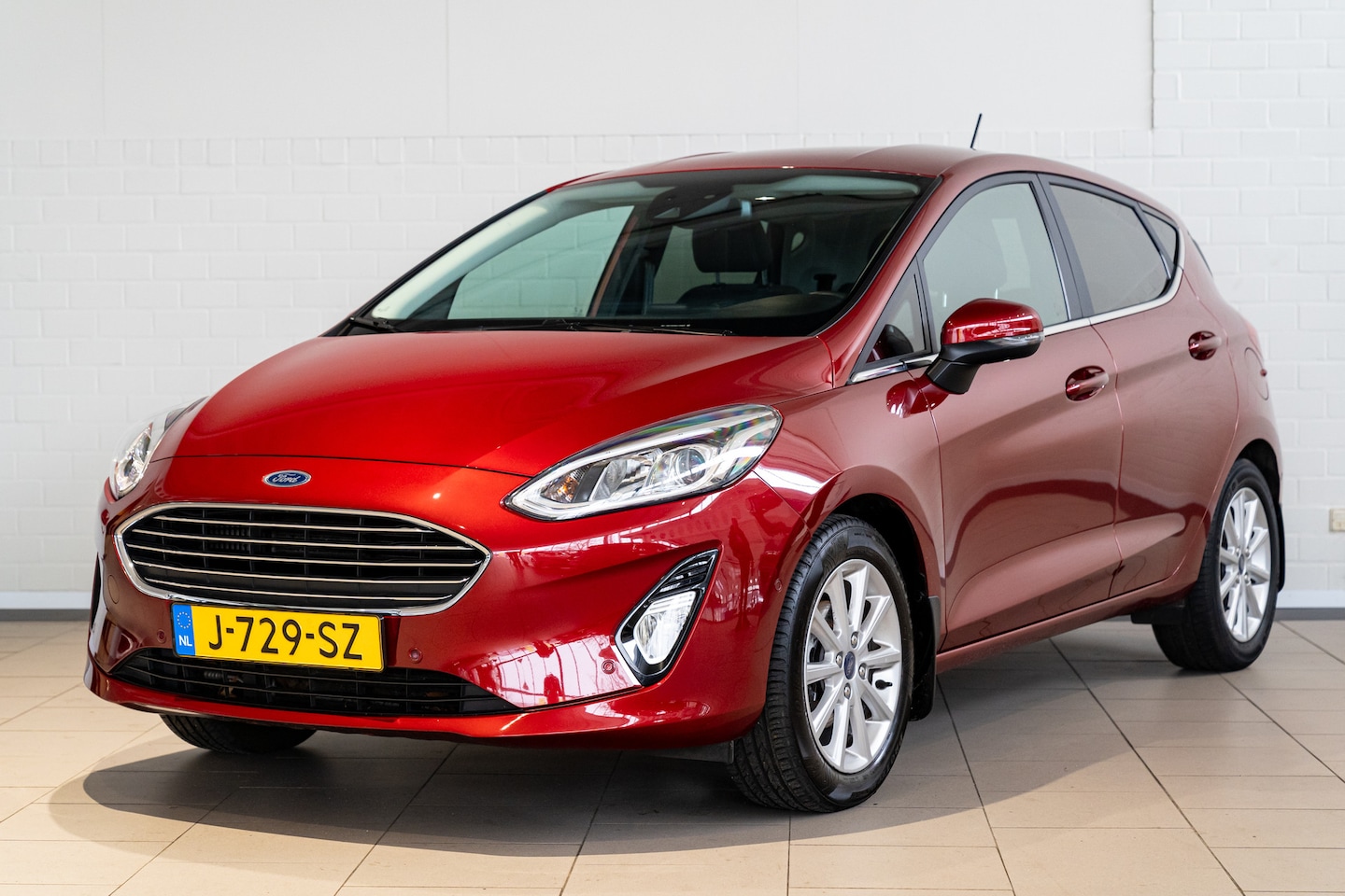 Ford Fiesta - 1.0 EcoBoost Titanium | Stoel & Stuurverwarming | Navigatie | Keyless Entry & Start | Clim - AutoWereld.nl