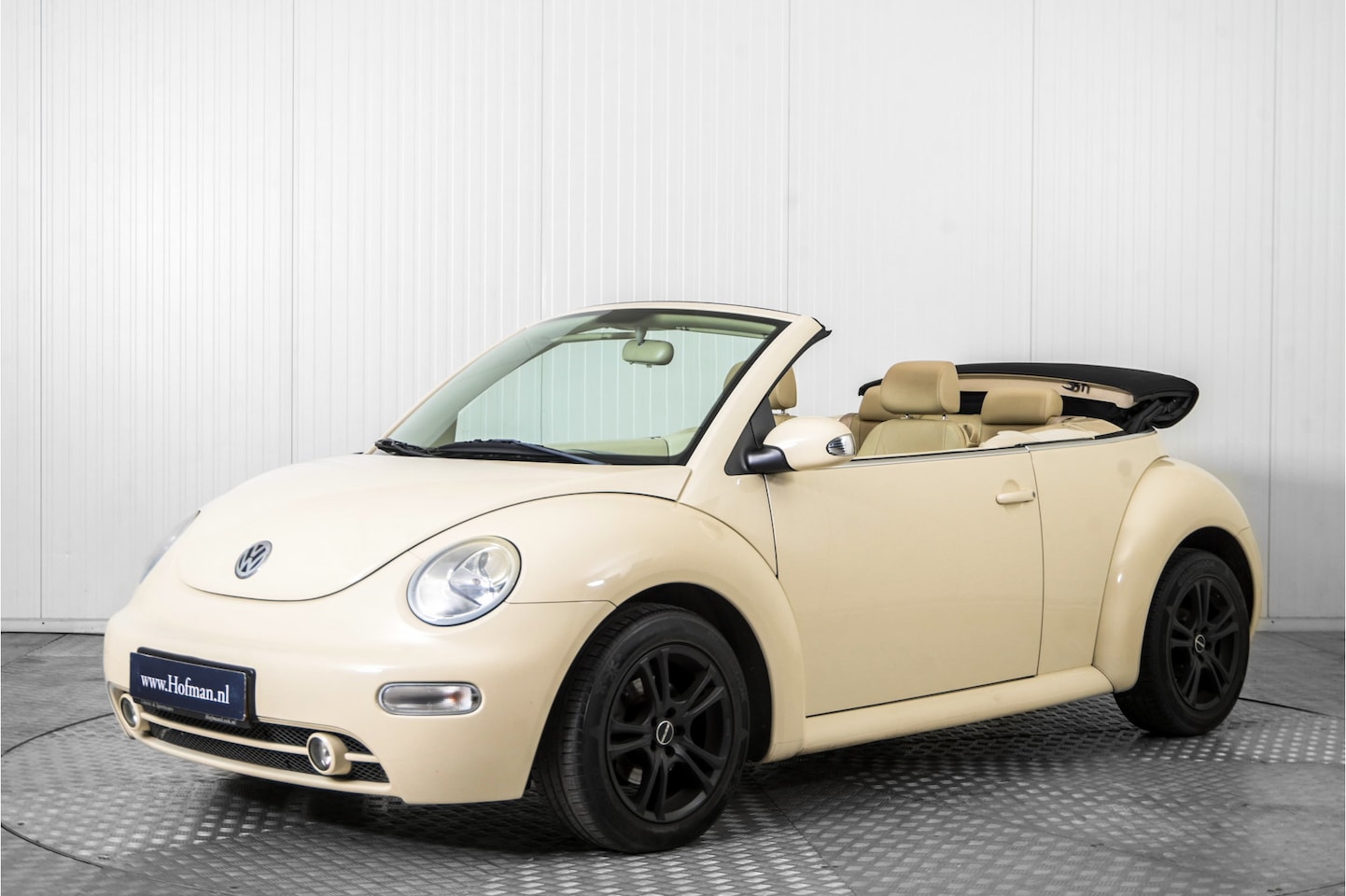 Volkswagen New Beetle Cabriolet - 2.0 Highline automaat - AutoWereld.nl