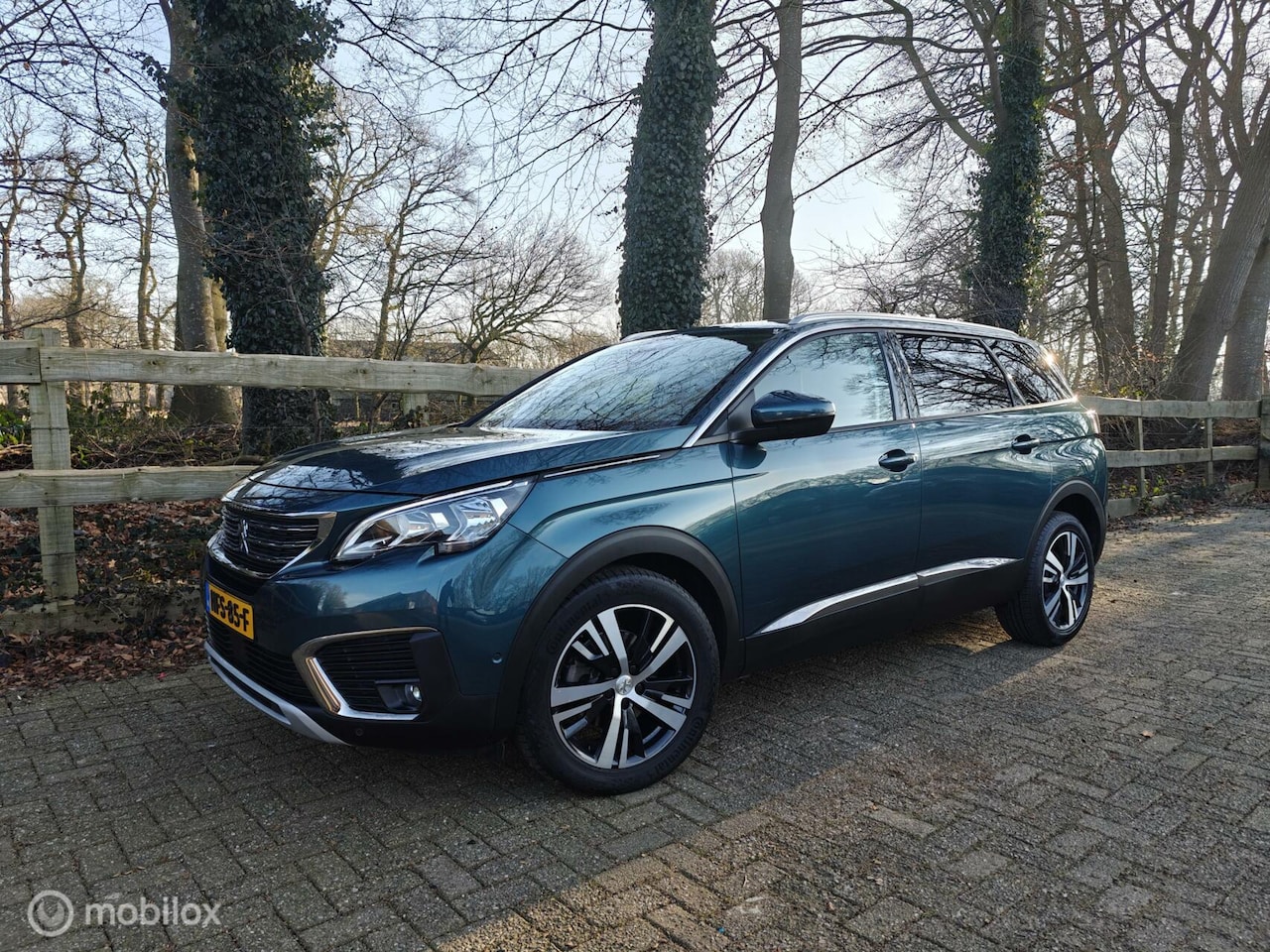 Peugeot 5008 - 1.2 PureTech Allure/ Panoramadak/ 7Pers/ Autmaat - AutoWereld.nl