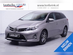 Toyota Auris - 1.8 Hybrid First Edition navigatie camera private glas lmv 16" stoelverwarming climate con