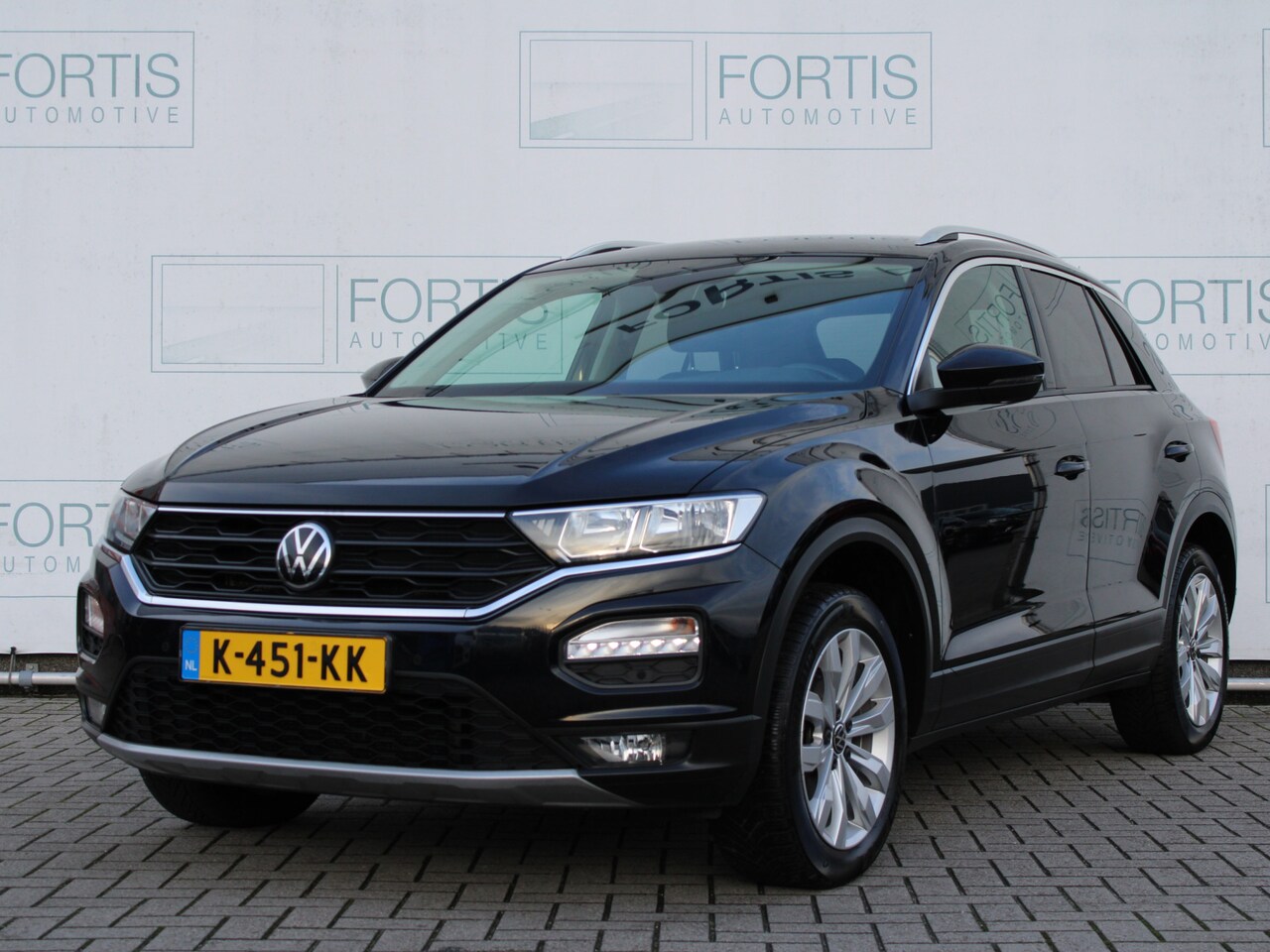 Volkswagen T-Roc - 1.5 TSI Style Business NL AUTO | AUTOMAAT | TREKHAAK | CARPLAY - AutoWereld.nl