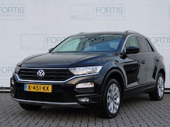 Volkswagen T-Roc - 1.5 TSI Style Business NL AUTO | AUTOMAAT | TREKHAAK | CARPLAY