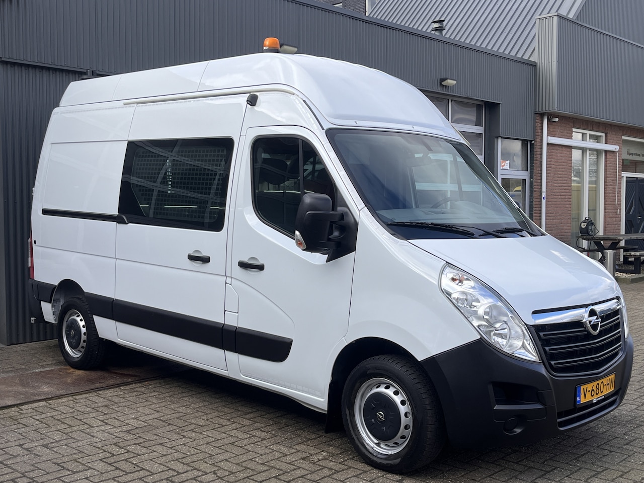 Opel Movano - 2.3 CDTI BiTurbo L2H3 170pk Airco Cruise controle Omvormer Kastinrichting Telefoon voorber - AutoWereld.nl