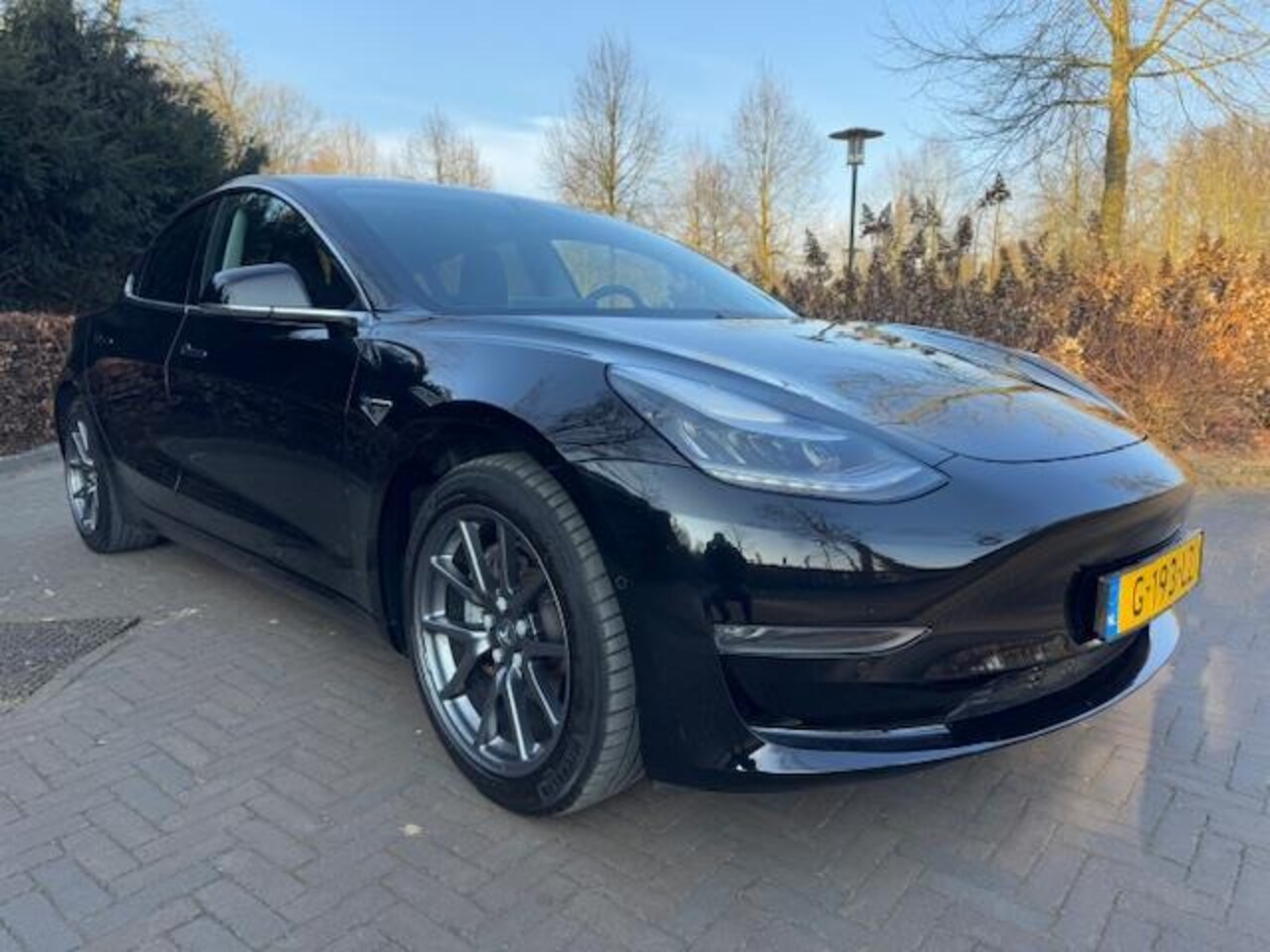 Tesla Model 3 - Long Range RWD LONG RANGE AWD 75KWH 351PK/BETA/LEER/PANO/FABRIEKSGARANTIE - AutoWereld.nl