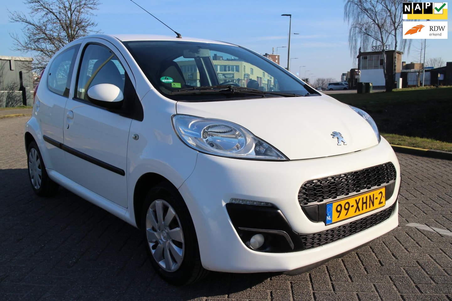 Peugeot 107 - 1.0 Active_5 DEURS_AIRCO_AUTOMAAT_NETTE AUTO - AutoWereld.nl