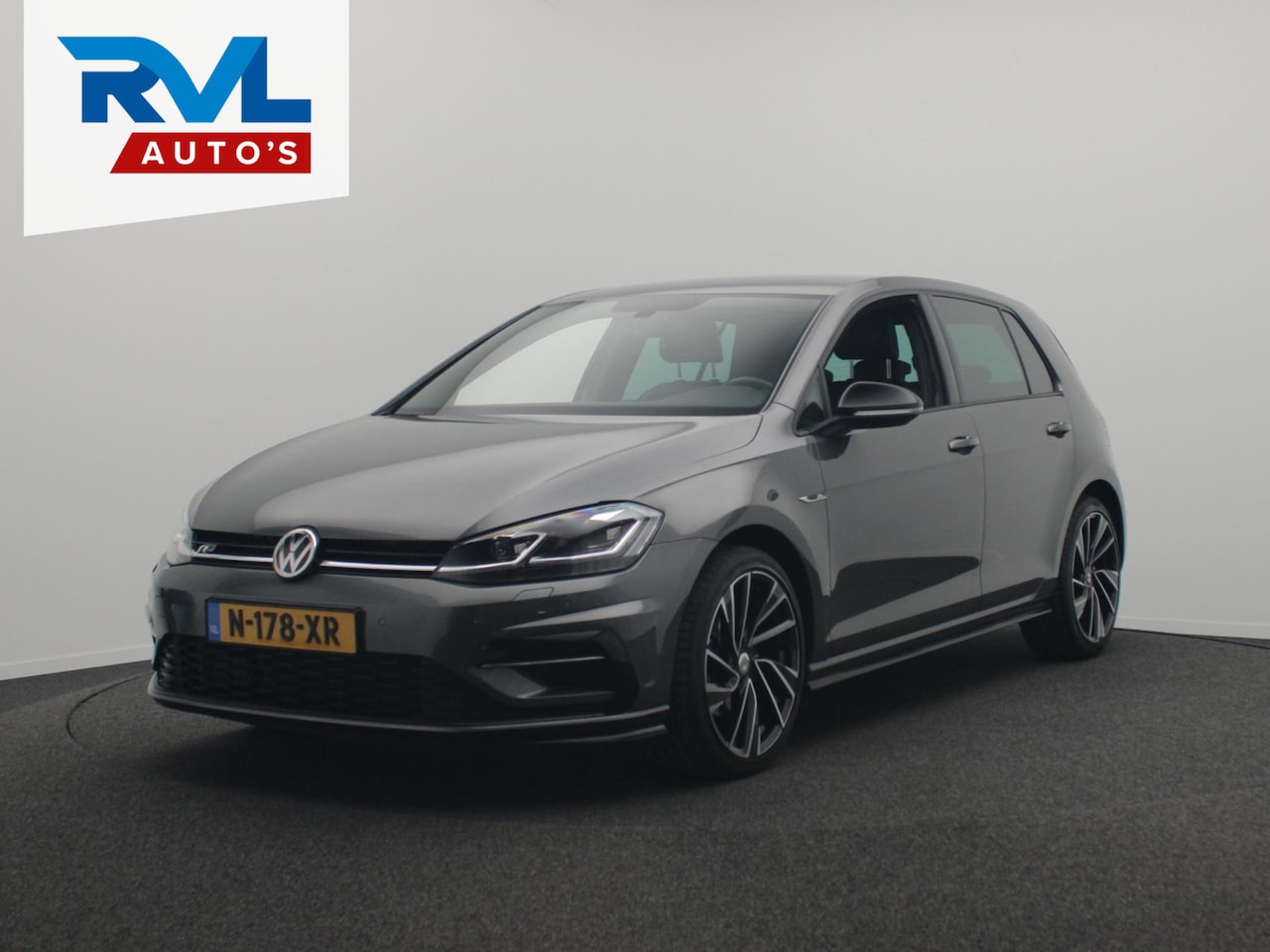 Volkswagen Golf - 1.5 TSI Highline *R-Line* Adaptieve/Cruise Leder Stoelverwarming - AutoWereld.nl