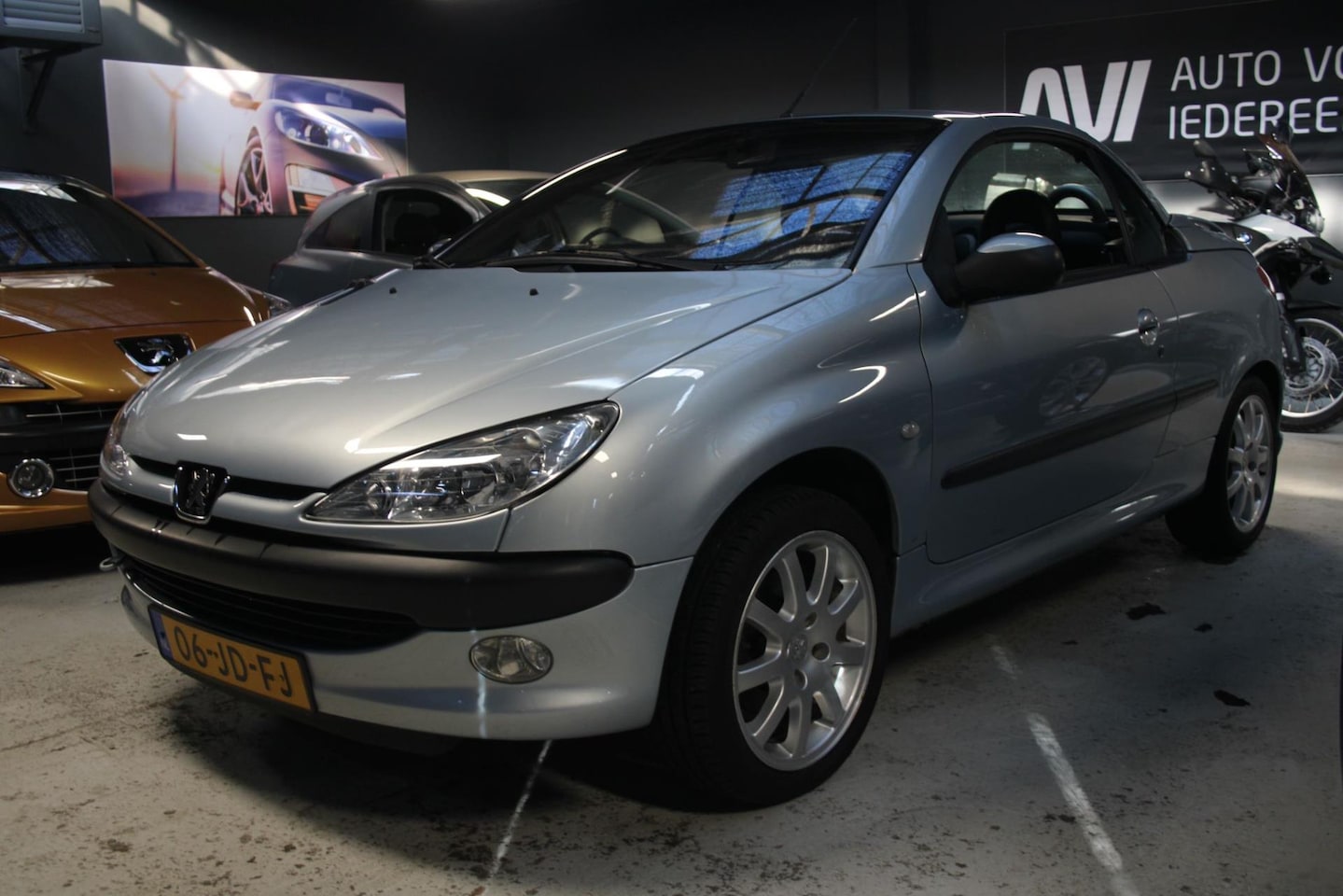 Peugeot 206 CC - 1.6-16V / AUTOMAAT / AIRCO/CLIMA / OPEN DAKJE - AutoWereld.nl