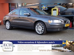 Volvo S60 - 2.4 140 pk Aut. Drivers Edition, Leer, Xenon, Trekhaak, 17 inch