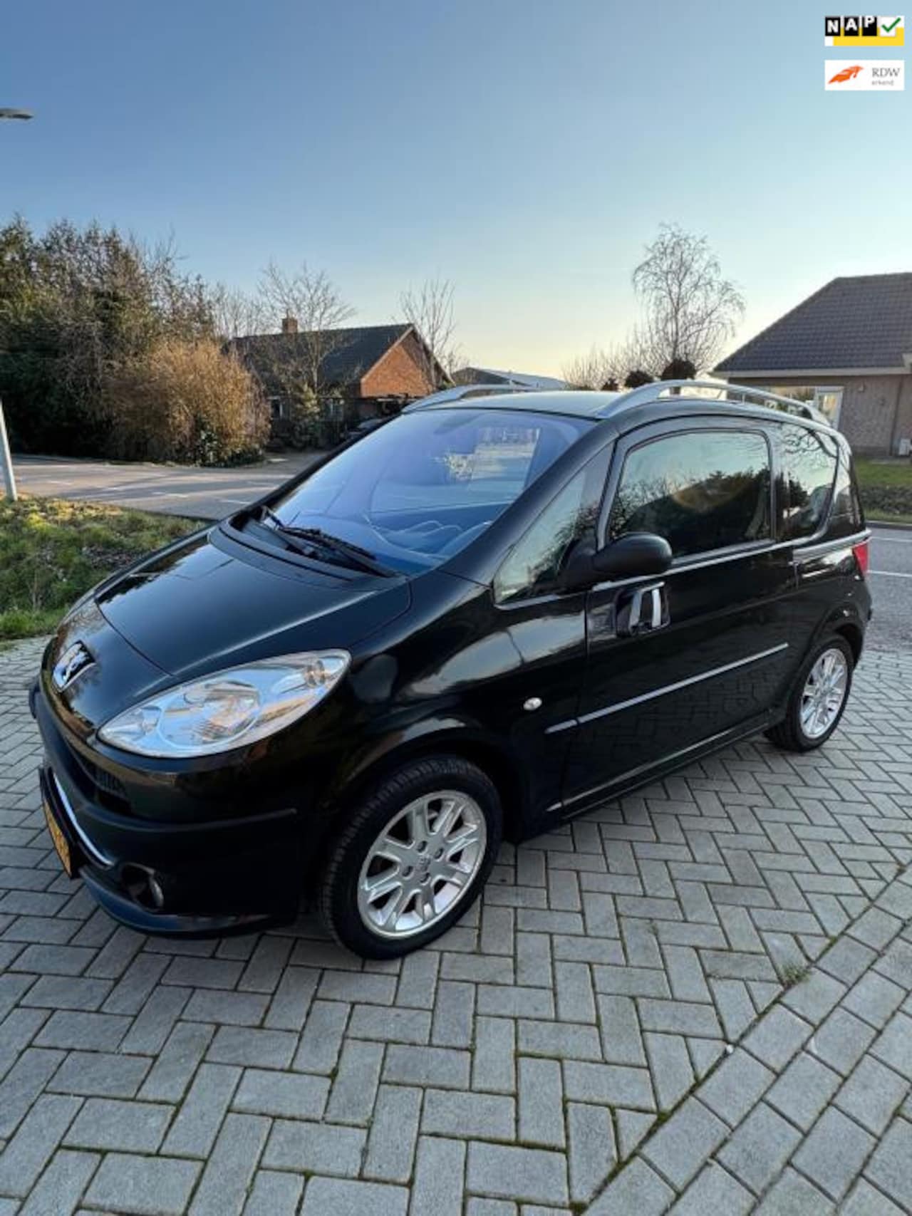 Peugeot 1007 - 1.6-16V Sporty 1.6-16V Sporty - AutoWereld.nl