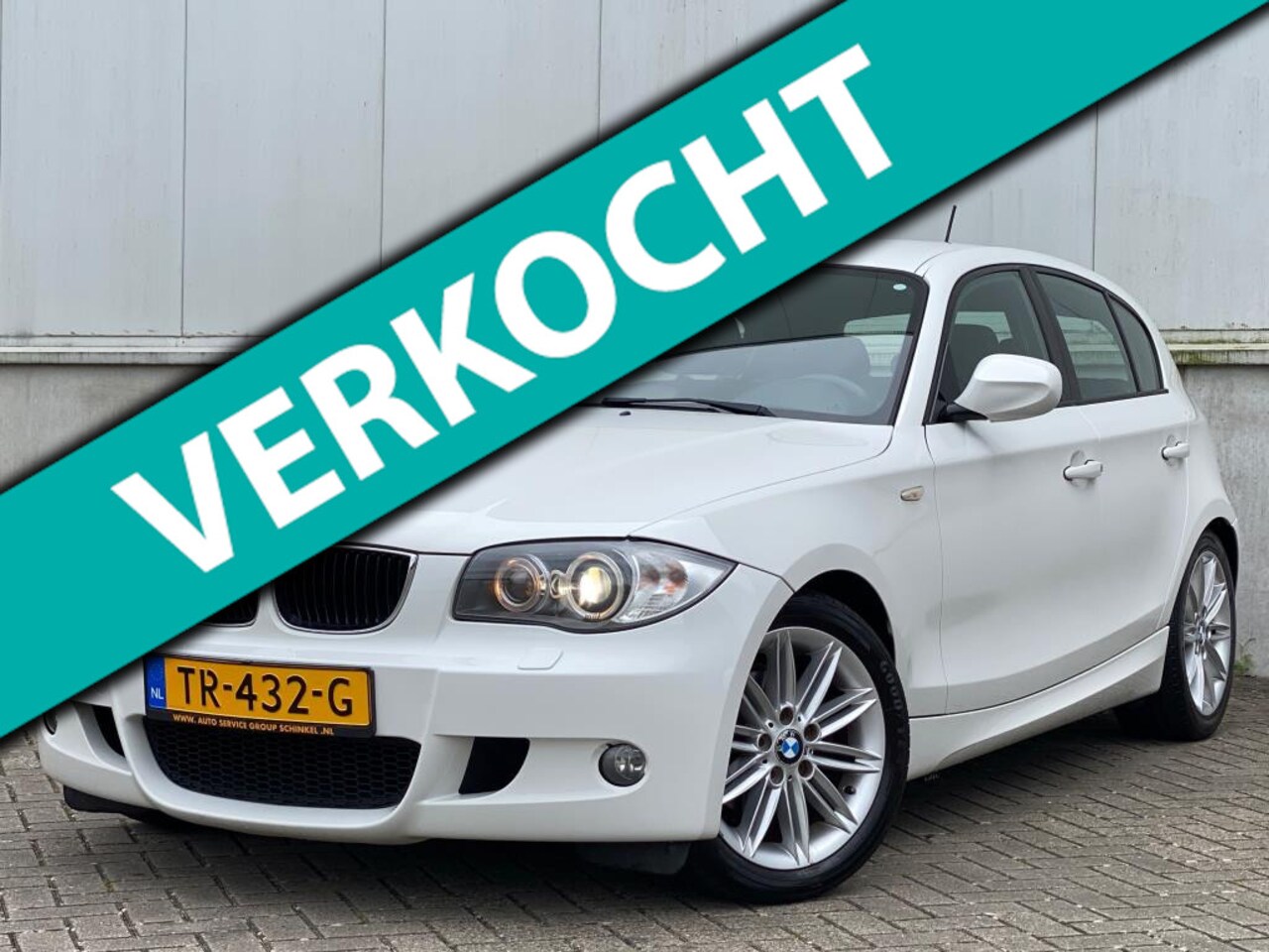 BMW 1-serie - 118i High Executive M-PAKKET I AUTOMAAT I NAVI I CRUISE I HALF-LEER I STOELVERWARMING I XE - AutoWereld.nl