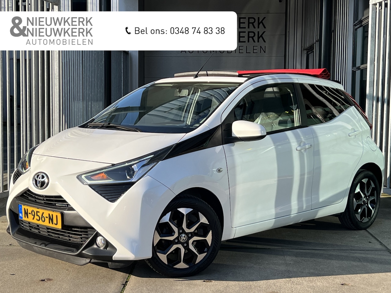 Toyota Aygo - 1.0 VVT-i x-joy CABRIO | AUTOMAAT | CARPLAY / ANDROID | CLIMATE CONTROL | LMV | BLUETOOTH - AutoWereld.nl