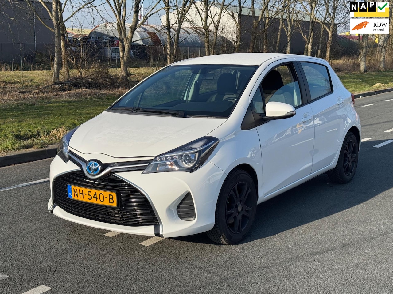 Toyota Yaris - 1.5 Hybrid Aspiration / AIRCO - AutoWereld.nl