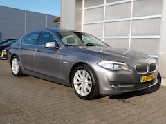 BMW 5-serie - 520i|Navi|Scherm|Xenon|PDC|Cruise|Dakje|Trekhaak|