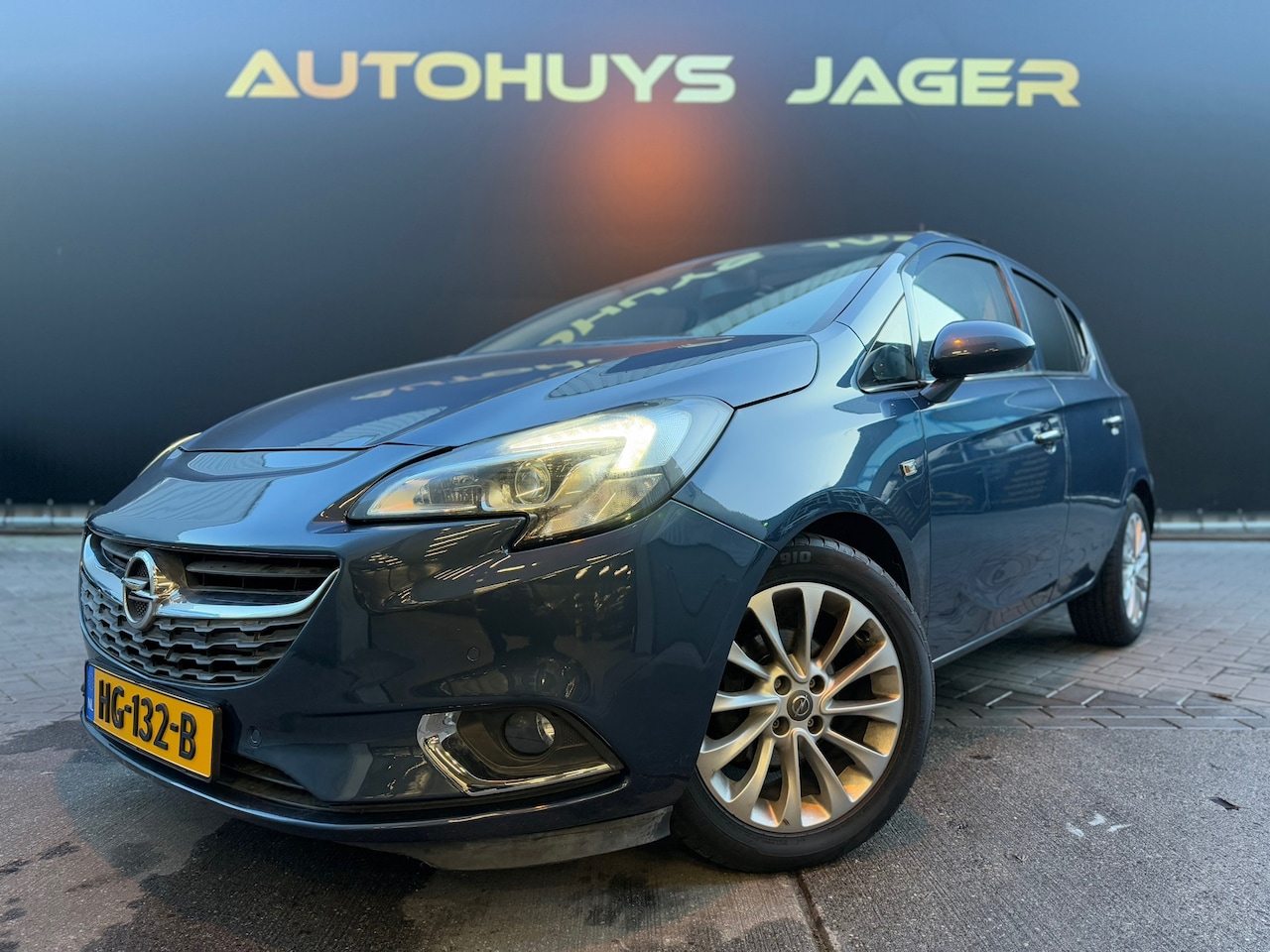 Opel Corsa - 1.4 Cosmo Automaat Pano - AutoWereld.nl