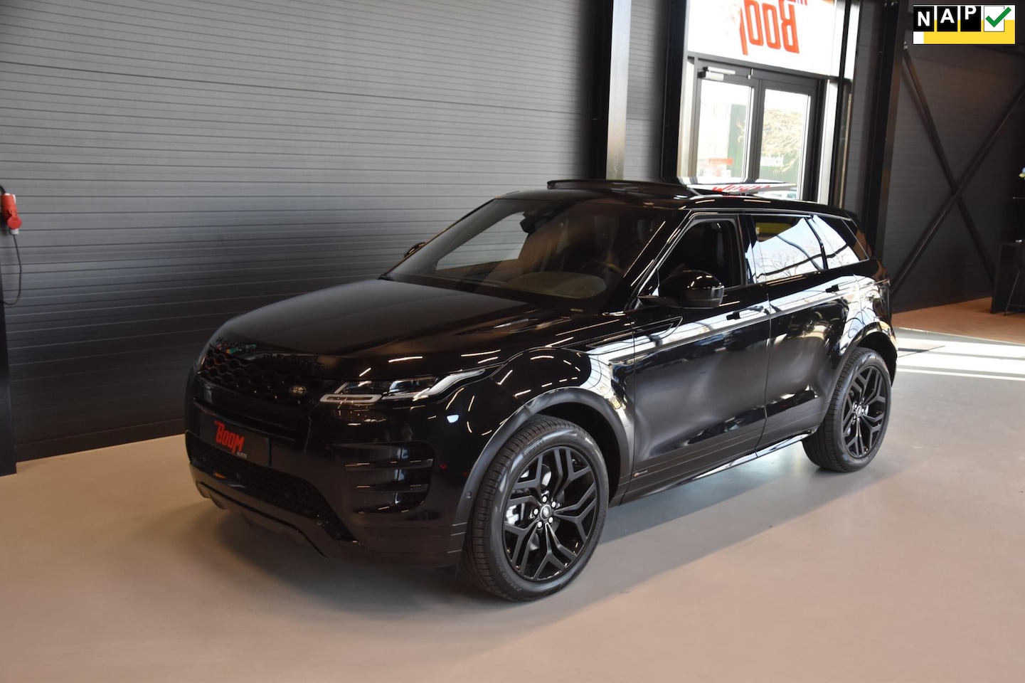 Land Rover Range Rover Evoque - 1.5 P300e AWD R-Dynamic PANODAK/20INCH/VIRTUAL/CAMERA/CARPLAY/LEER - AutoWereld.nl