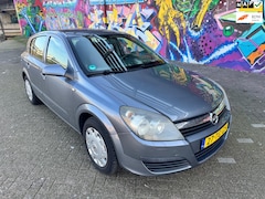 Opel Astra - 1.6 Edition airco. Elektrische ramen cv stereo rijd goed alleen stuurbekrachtiging soms wa