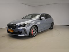 BMW 1-serie - 116d | Handbak | M-Sportpakket | LED | Navigatie | Sportstoelen | Stoelverwarming | DAB |