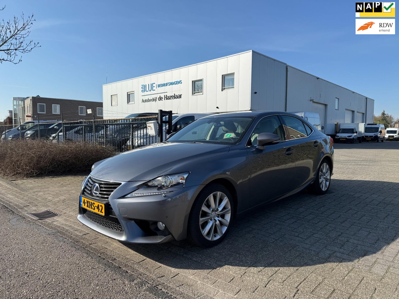 Lexus IS - 300h Business Line | NAP Navi Clima Hybrid | - AutoWereld.nl