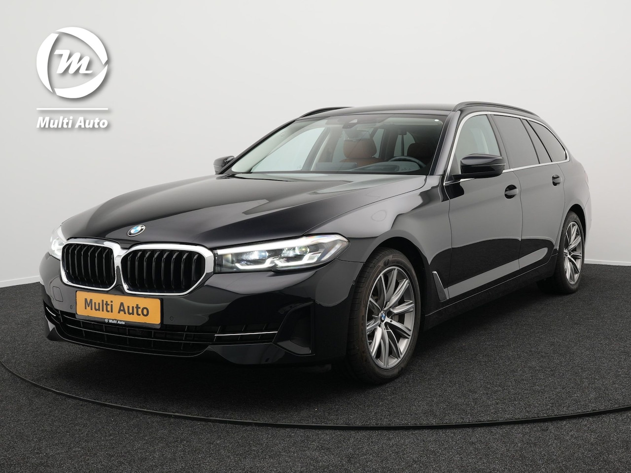 BMW 5-serie Touring - 530i Sportline Automaat | Lederen Sportstoelen Elektrisch & Verwarmd | Head Up | Virtual | - AutoWereld.nl