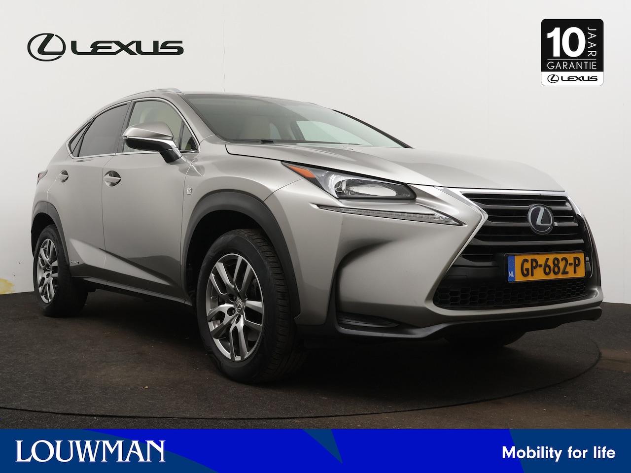 Lexus NX - 300h AWD 25th Edition | Leer | Stoelverwarming | Trekhaak | Adaptive Cruise Control | - AutoWereld.nl