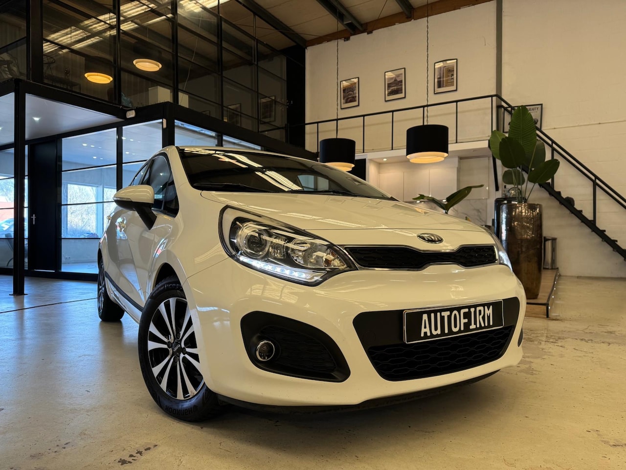 Kia Rio - 1.2 CVVT Plus Pack|Nieuwe Koppelingsset|Cruise control|Led|LM Velgen|Airco|Extra set winte - AutoWereld.nl