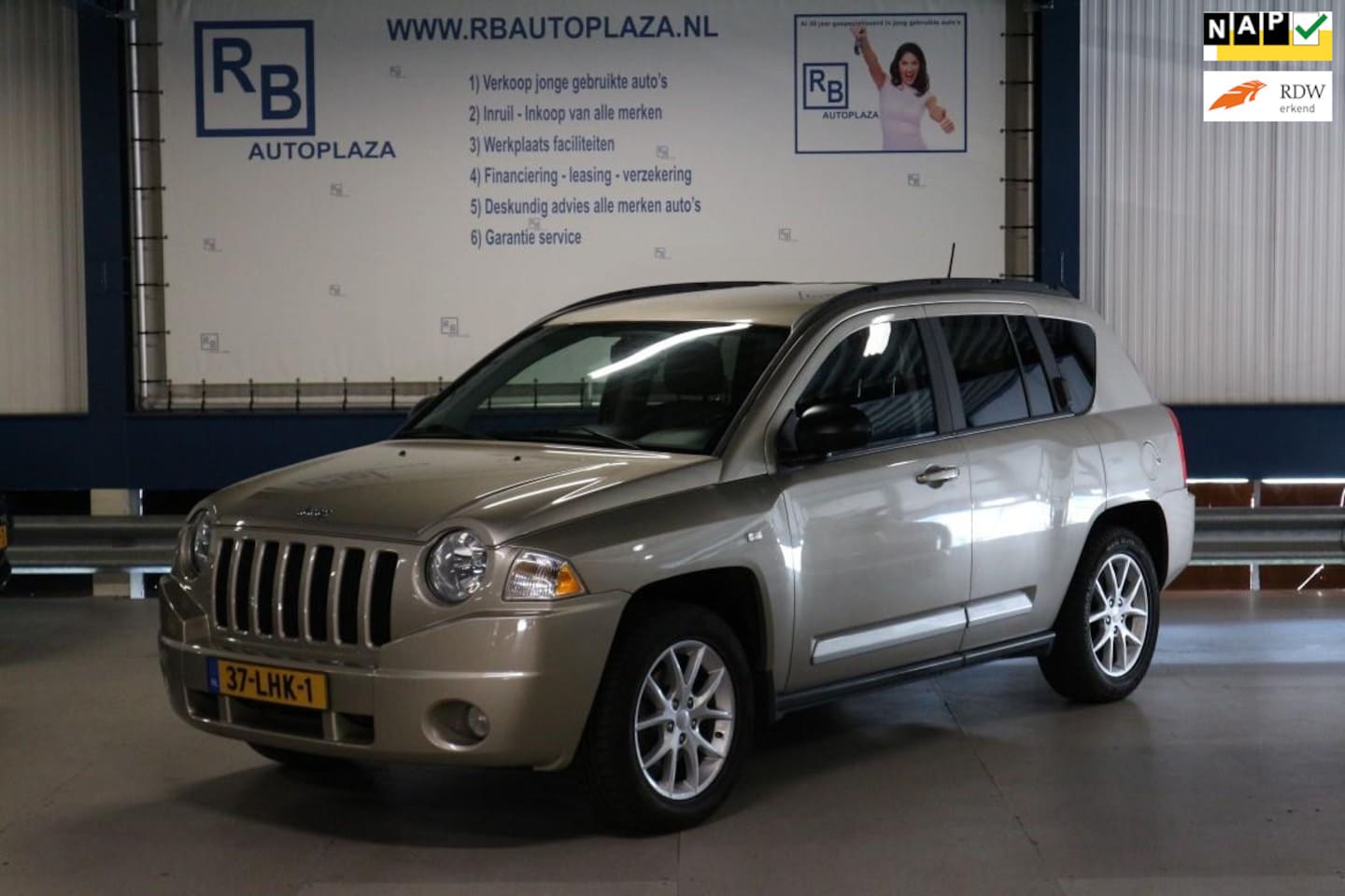 Jeep Compass - 2.4 Overland Liberty / Leer / Automaat ! ! - AutoWereld.nl