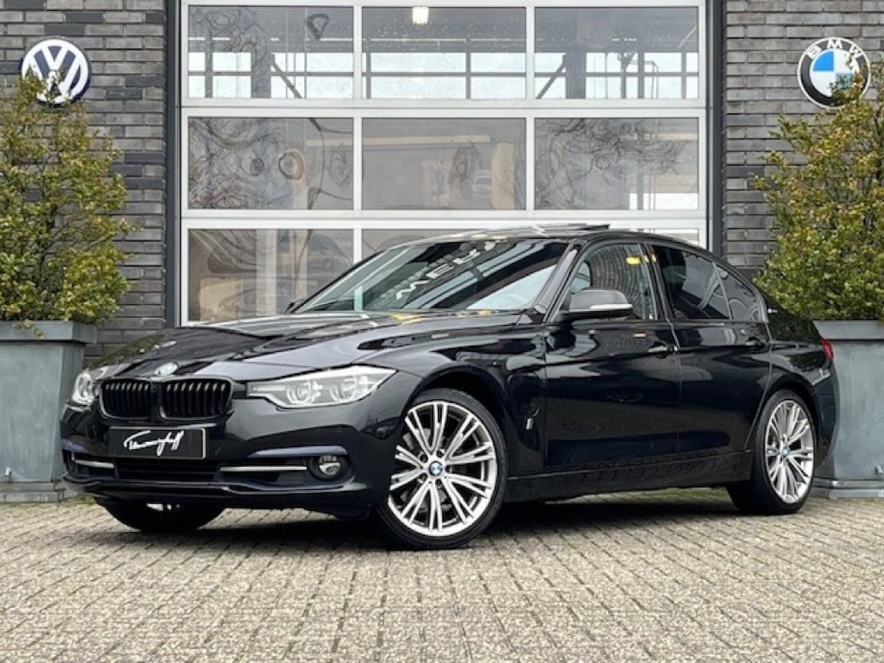 BMW 3-serie - 330E HIGH EXE. - LEDER - SCHUIF-/KANT.DAK - LED - 18 INCH - AutoWereld.nl