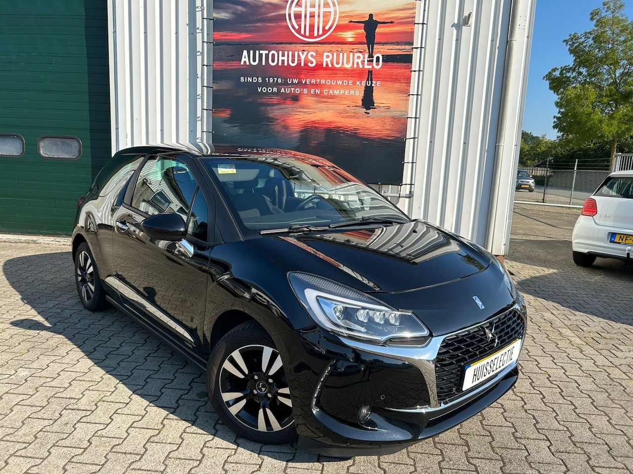 DS 3 - PureTech So Chic Nette auto Nap APK Xenon,navi .touchscreen zondag op afspraak - AutoWereld.nl