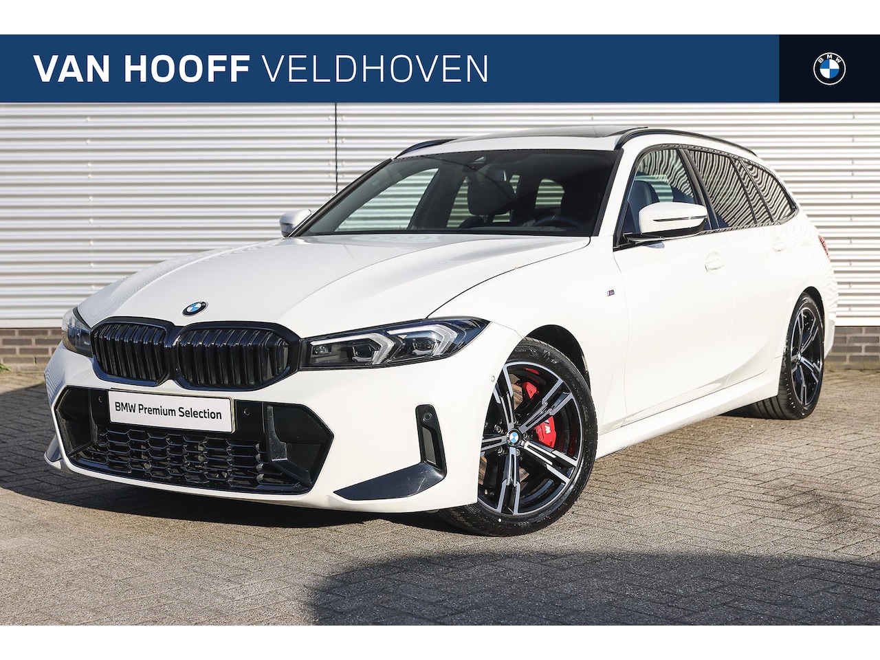 BMW 3-serie Touring - 318i High Executive M Sport Automaat / Panoramadak / Sportstoelen / Adaptieve LED  / Comfo - AutoWereld.nl