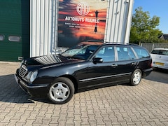 Mercedes-Benz E-klasse Combi - 4-Matic 2100KG €10750 EX 320 Avantgarde Select Nieuwstaat Youngtimer feestdagen en weekend