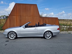 Mercedes-Benz CLK-klasse Cabrio - 430 V8 Avantgarde youngtimer originele staat nieuwe APK en beurt