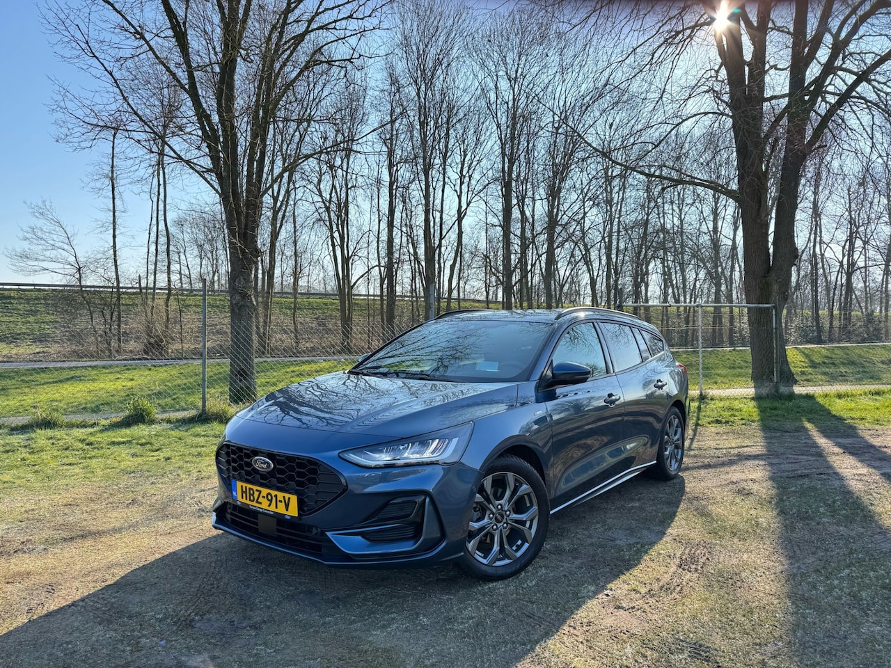 Ford Focus Wagon - 1.0 EB Hybrid 125PK ST Line X | ADAP. CRUISE | HAAK | BLIS | KEYLESS | HEADUP | - AutoWereld.nl