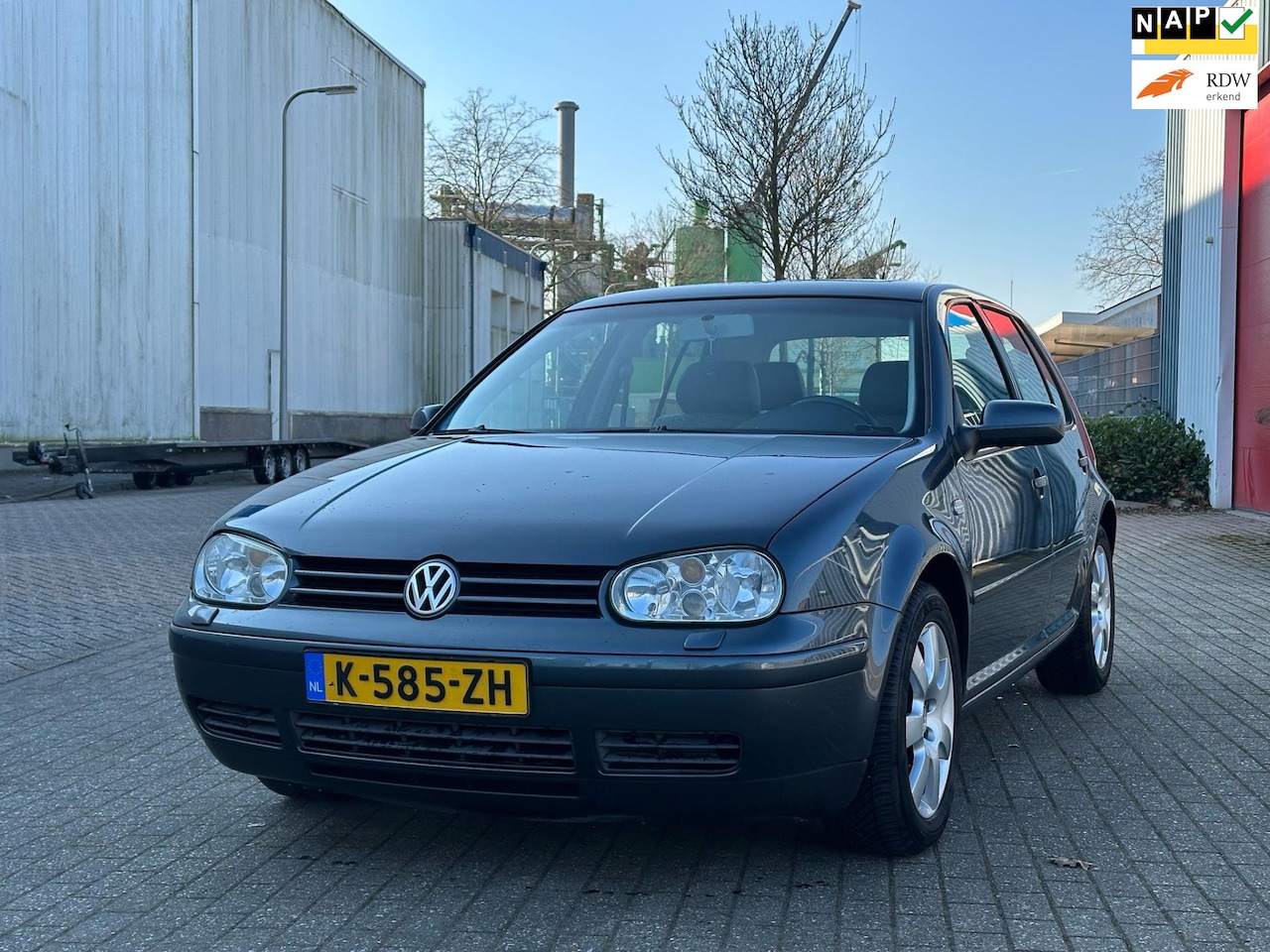 Volkswagen Golf - 1.6 Highline Automaat Schuifdak/Leer/Airco/Cruise - AutoWereld.nl