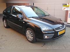 Ford Focus - 1.6-16V Futura airco . cruise control, zeer nette en goede auto