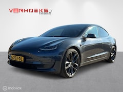 Tesla Model 3 - Standard RWD Plus Black Pack 64696 km